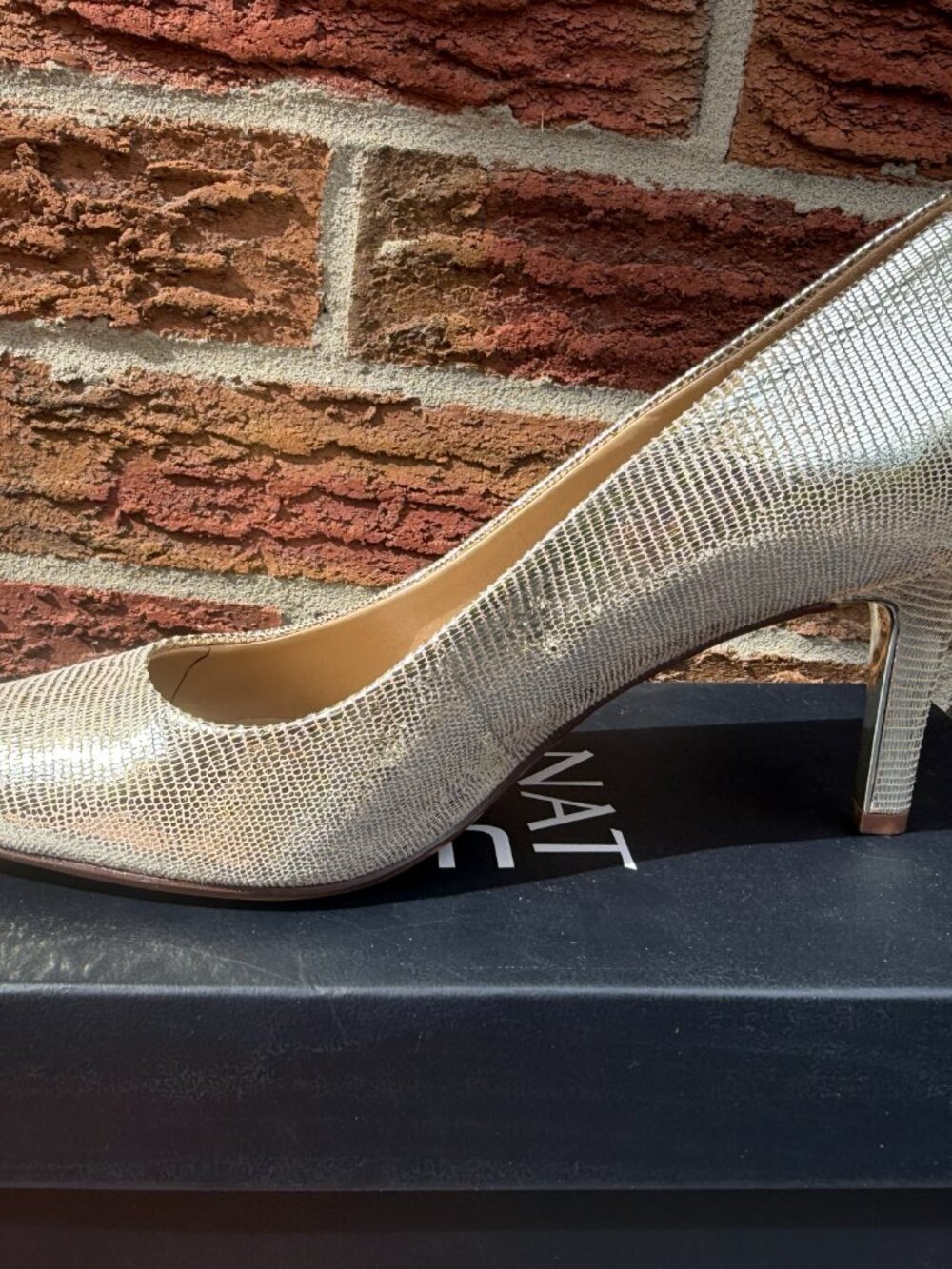 Naturalizer Metallic Gold Pointed Toe Pumps Heels Size 8M